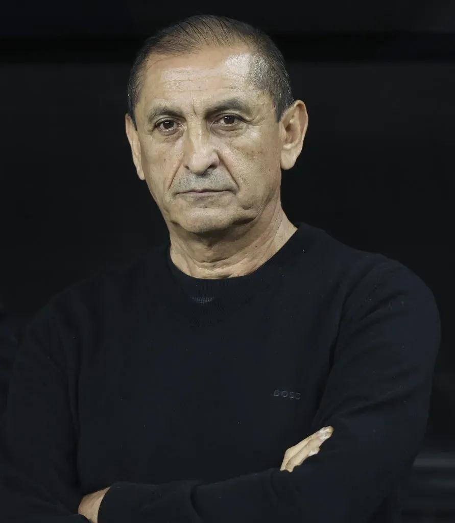 Ramón Díaz, comandando o Internacional – (Photo by Alexandre Schneider/Getty Images)