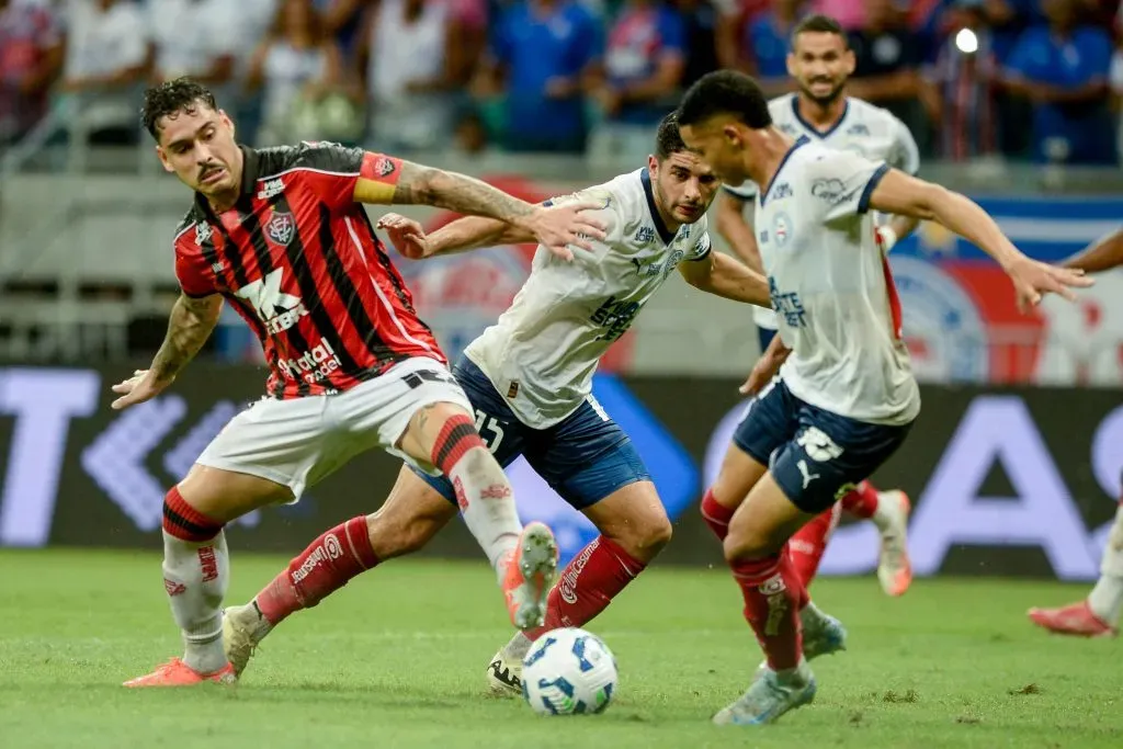 Jogadores do Vitoria e Bahia no estadio Arena Fonte Nova pelo campeonato Brasileiro A 2025. Foto: Jhony Pinho/AGIF