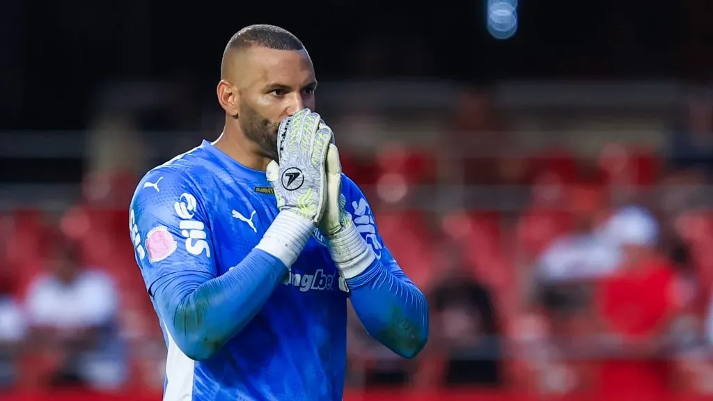 Weverton em campo pelo Palmeiras. Foto: Marcello Zambrana/AGIF