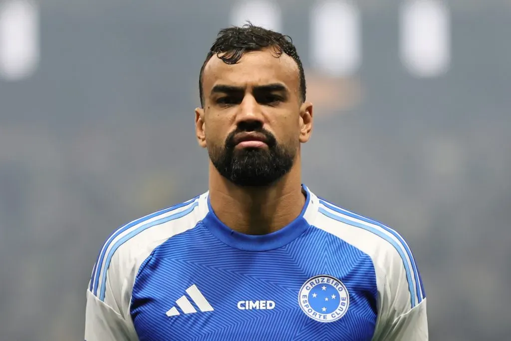 MG – BELO HORIZONTE – 27/08/2025 – COPA DO BRASIL 2025, ATLETICO-MG X CRUZEIRO – Fabricio Bruno jogador do Cruzeiro durante partida contra o Atletico-MG no estadio Arena MRV pelo campeonato Copa Do Brasil 2025. Foto: Gilson Lobo/AGIF