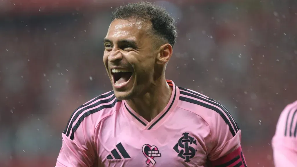 Alan Patrick comemorando gol em Inter x Botafogo. Foto: Ricardo Duarte/Internacional