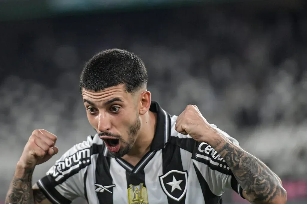 Santi Rodríguez foi eleito craque do jogo pela torcida após Ceará 0 x 2 Botafogo. Foto: Thiago Ribeiro/AGIF