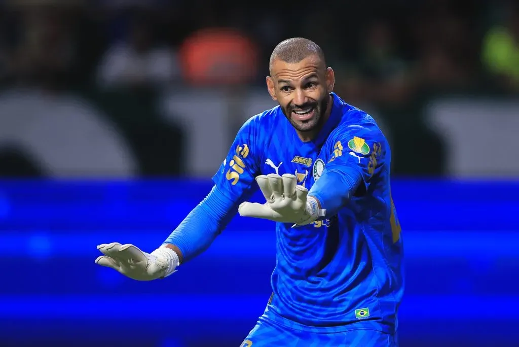SP – SAO PAULO – 06/02/2025 – PAULISTA 2025, PALMEIRAS X CORINTHIANS – Weverton goleiro do Palmeiras durante partida contra o Corinthians no estadio Arena Allianz Parque pelo campeonato Paulista 2025. Foto: Ettore Chiereguini/AGIF