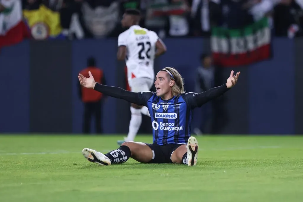 Claudio Spinelli durante confronto contra o Once Caldas na Sul-Americana de 2025. (Photo by Franklin Jacome/Getty Images)