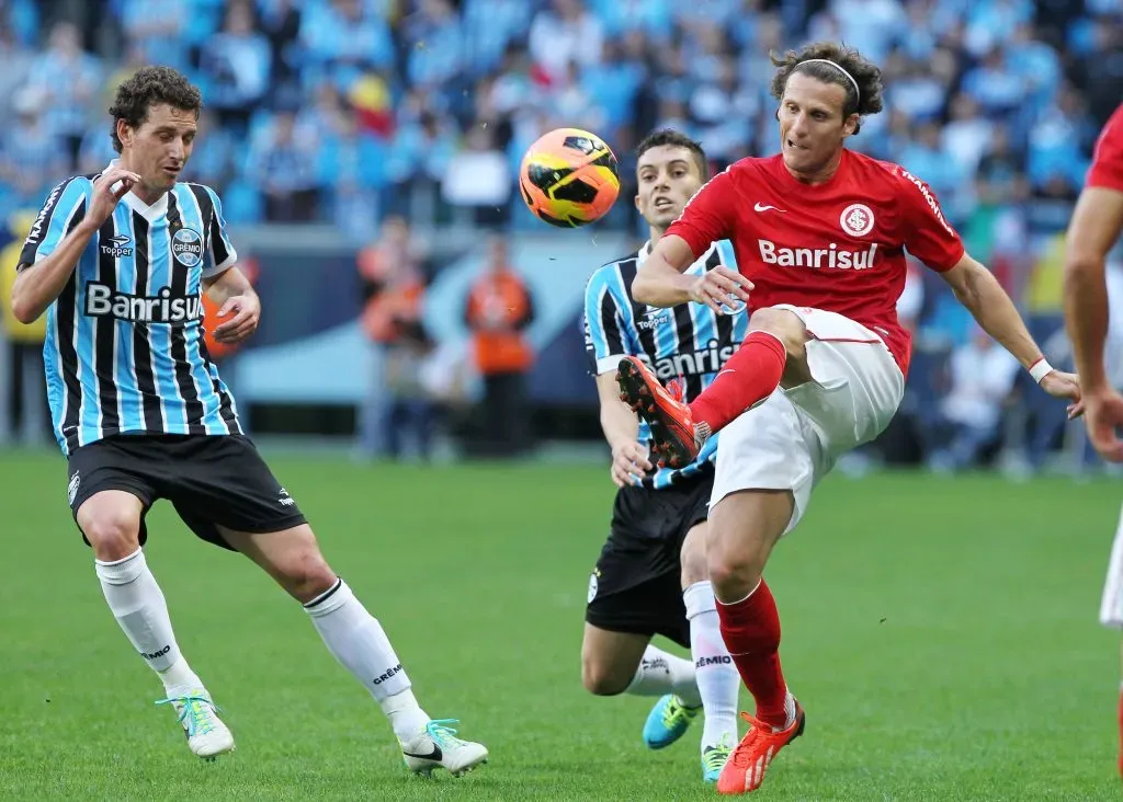 Diego Forlan, Elano. Gremio x Internacional na Arena do Gremio. 04 de Agosto de 2013, Porto Alegre, Rio Grande do Sul, Brasil. Foto: Gustavo Granata/AGIF