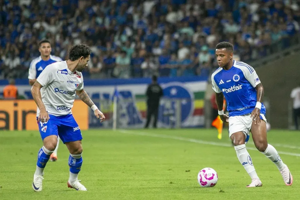 MG – BELO HORIZONTE – 18/10/2025 – BRASILEIRO A 2025, CRUZEIRO X FORTALEZA – Keny Arroyo jogador do Cruzeiro durante partida contra o Fortaleza no estadio Mineirao pelo campeonato Brasileiro A 2025. Foto: Fernando Moreno/AGIF