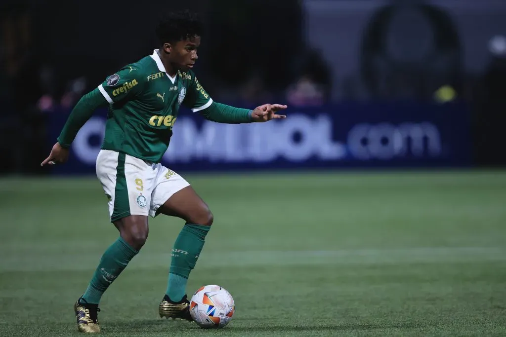 SP – SAO PAULO – 30/05/2024 – COPA LIBERTADORES 2024, PALMEIRAS X SAN LORENZO – Endrick jogador do Palmeiras durante partida contra o San Lorenzo no estadio Arena Allianz Parque pelo campeonato Copa Libertadores 2024. Foto: Ettore Chiereguini/AGIF