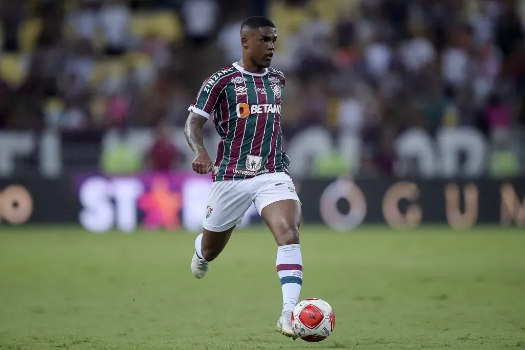 RJ – RIO DE JANEIRO – 08/02/2024 – CARIOCA 2024, FLUMINENSE X SAMPAIO CORREA – Douglas Costa jogador do Fluminense durante partida contra o Sampaio Correa no estadio Maracana pelo campeonato Carioca 2024. Foto: Alexandre Loureiro/AGIF