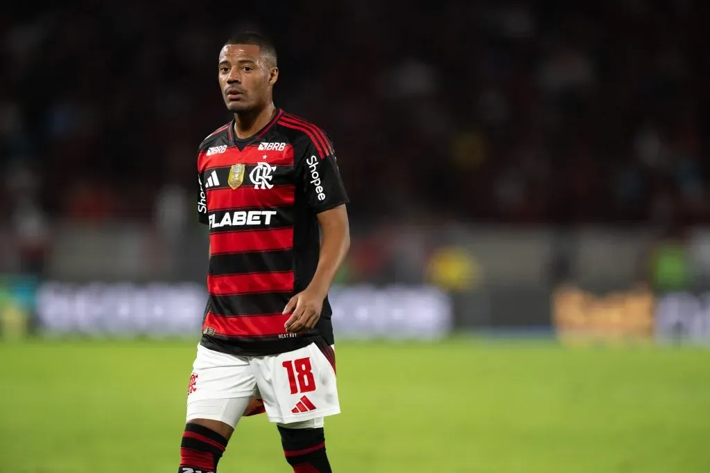 RJ – RIO DE JANEIRO – 12/07/2025 – BRASILEIRO A 2025, FLAMENGO X SAO PAULO – De La Cruz jogador do Flamengo durante partida contra o Sao Paulo no estadio Maracana pelo campeonato Brasileiro A 2025. Foto: Jorge Rodrigues/AGIF