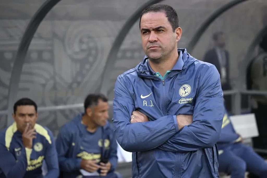 SAN DIEGO, CALIFORNIA – AUGUST 09: Club América head coach André Jardine looks on before the game against Atlas FC at Snapdragon Stadium on August 09, 2024 in San Diego, California. (Photo by Orlando Ramirez/Getty Images)