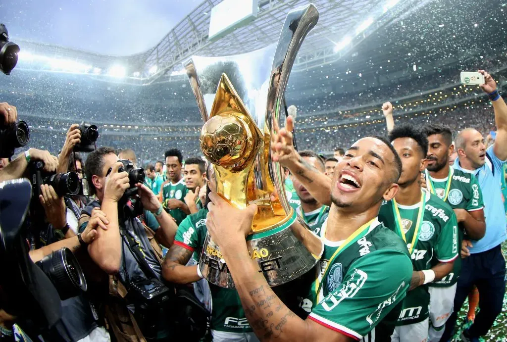 Gabriel Jesus comemora titulo Brasileiro pelo Palmeiras. (Photo by Friedemann Vogel/Getty Images)