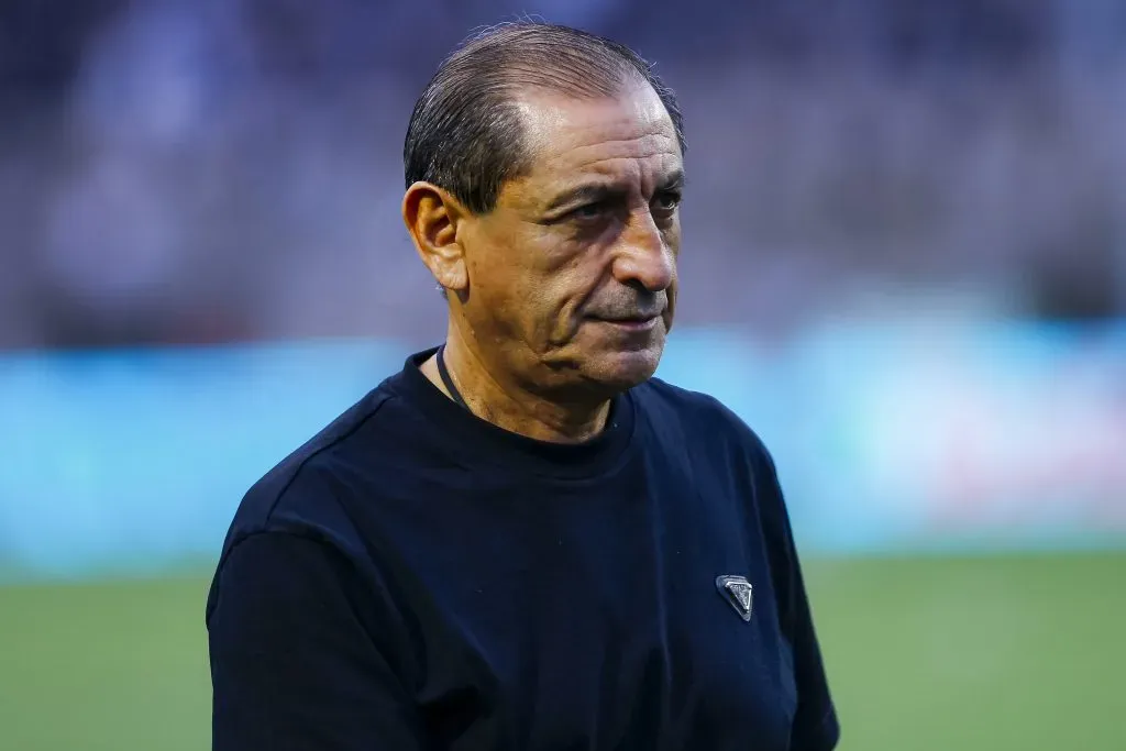 Ramón Díaz, comandando o Internacional – Foto: Marco Miatelo/AGIF