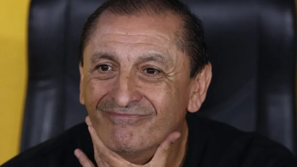 Ramón Díaz é alvo da torcida do Internacional