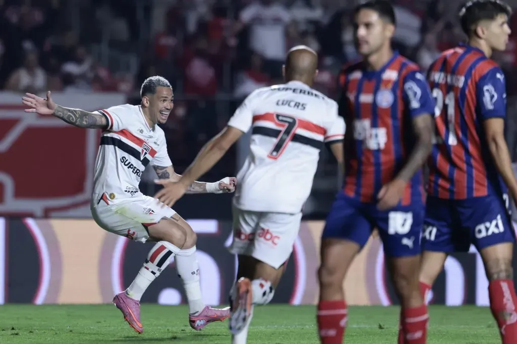 SP – SAO PAULO – 25/10/2025 – BRASILEIRO A 2025, SAO PAULO X BAHIA – Luciano jogador do Sao Paulo comemora seu gol durante partida contra o Bahia no estadio Morumbi pelo campeonato Brasileiro A 2025. Foto: Marcello Zambrana/AGIF