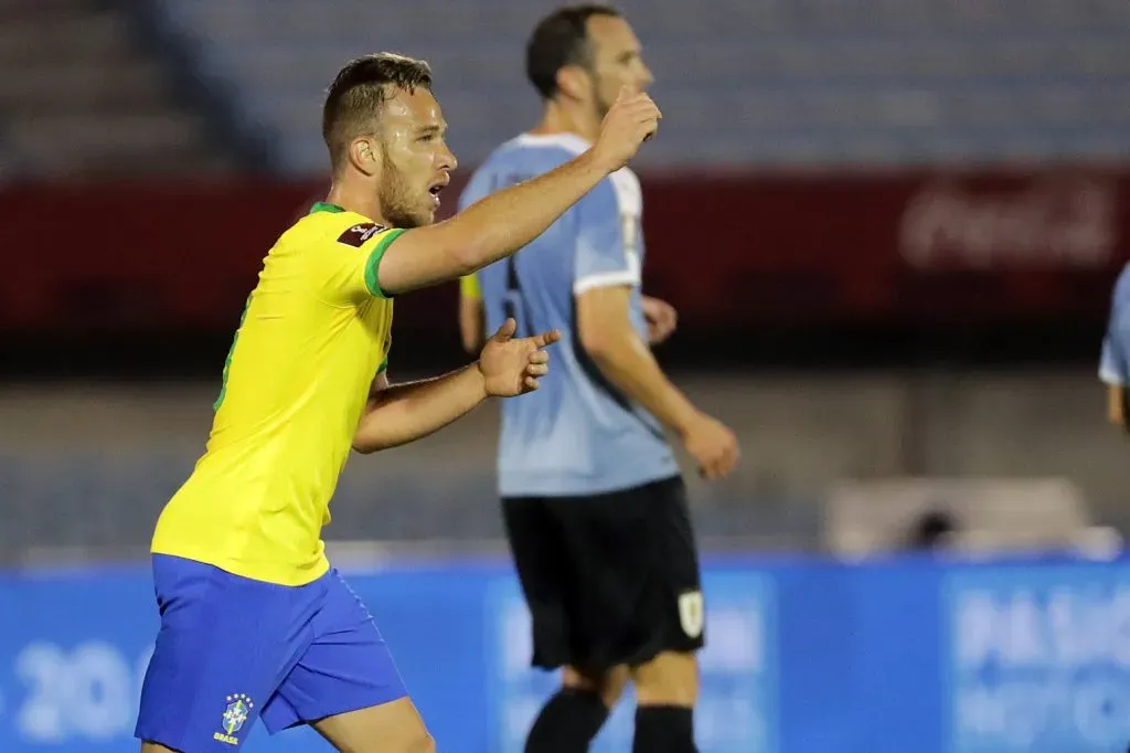 MONTEVIDEO, URUGUAY – NOVEMBER 17: Arthur of Brazil celebrates after scoring the first goal of his team during a match between Uruguay and Brazil as part of South American Qualifiers for World Cup FIFA Qatar 2022 at Centenario Stadium on November 17, 2020 in Montevideo, Uruguay. (Photo by Raúl Martínez-Pool/Getty Images)
