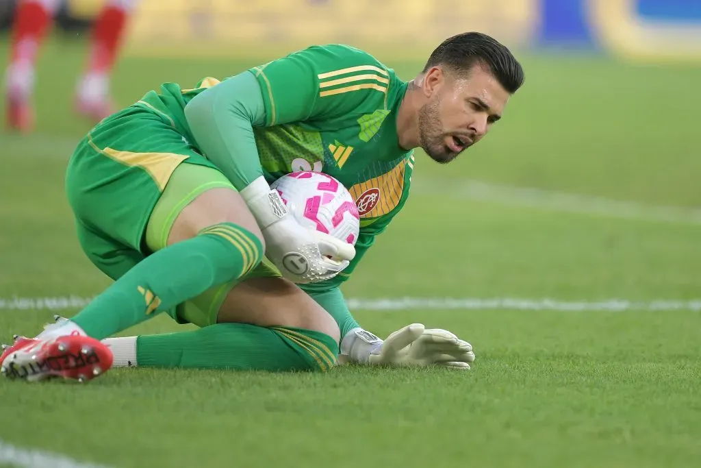 Ivan goleiro do Internacional durante partida contra o Fluminense – Foto: Thiago Ribeiro/AGIF
