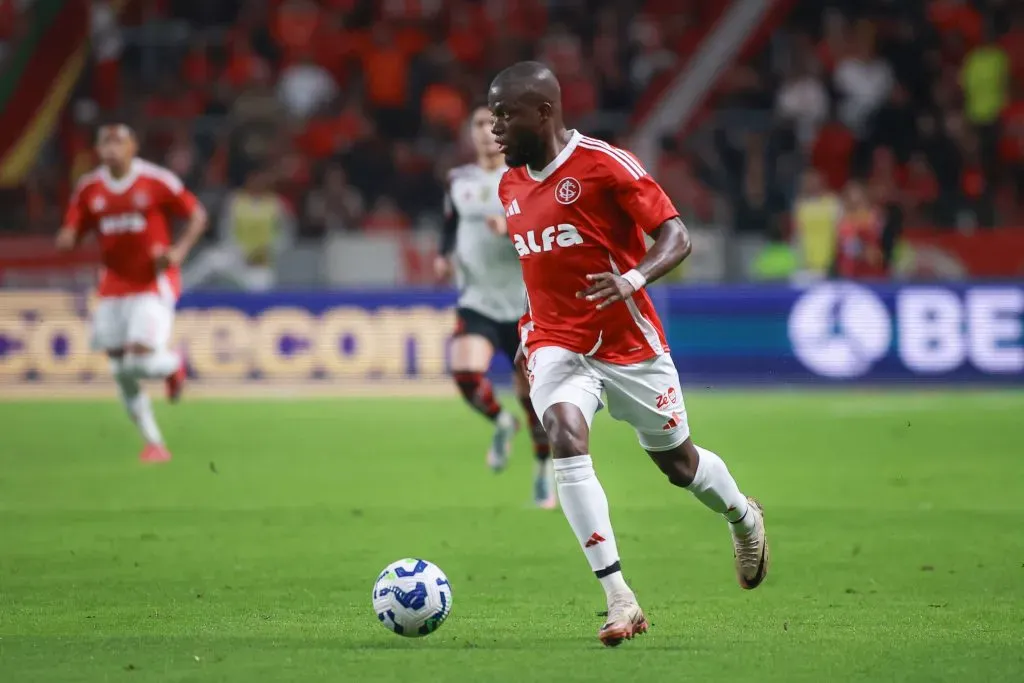 Enner Valencia jogador do Internacional durante partida contra o Flamengo no estadio Beira-Rio pelo campeonato Brasileiro A 2025. Foto: Maxi Franzoi/AGIF