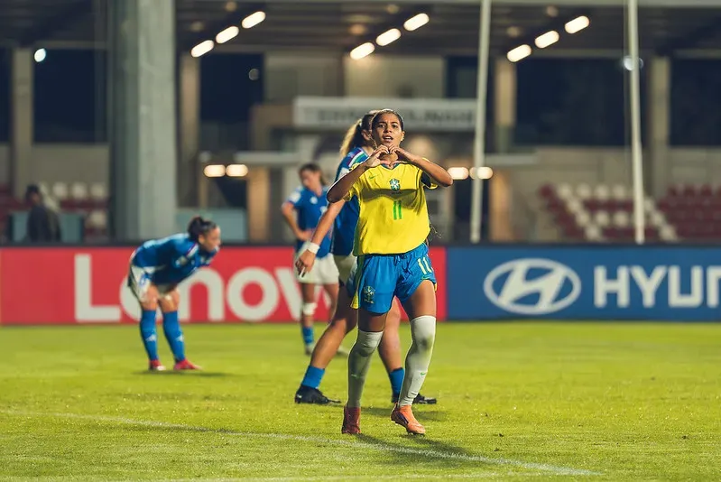 Giovanna Waksman tem sido um dos destaques do Brasil – Foto: Fabio Souza/CBF