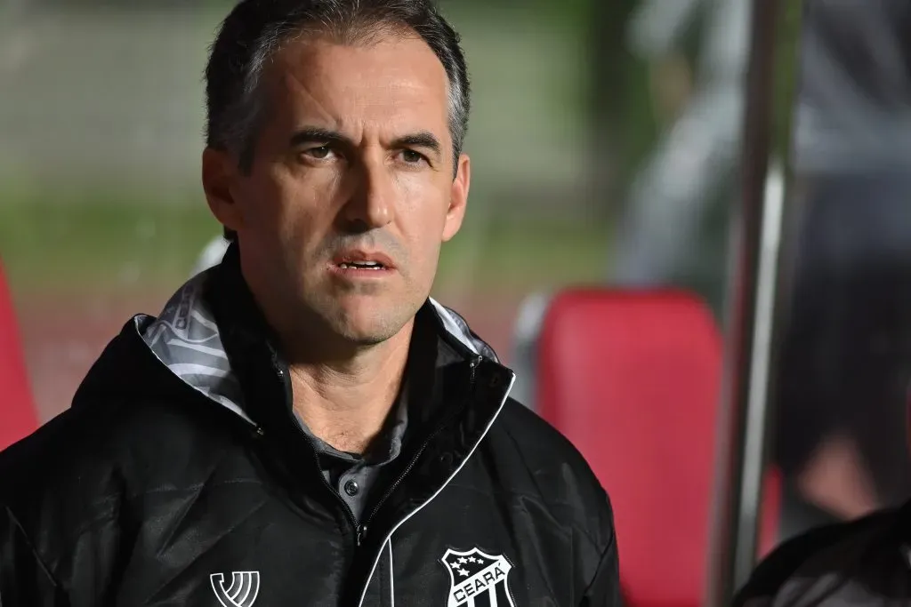 SP – SAO PAULO – 29/09/2025 – BRASILEIRO A 2025, SAO PAULO X CEARA – Leo Conde tecnico do Ceara durante partida contra o Sao Paulo no estadio Morumbi pelo campeonato Brasileiro A 2025. Foto: Jota Erre/AGIF