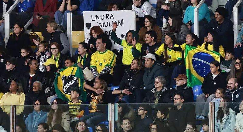 Torcida do Brasil comparece em peso na partida – Foto: Lívia Villas Boas/CBF