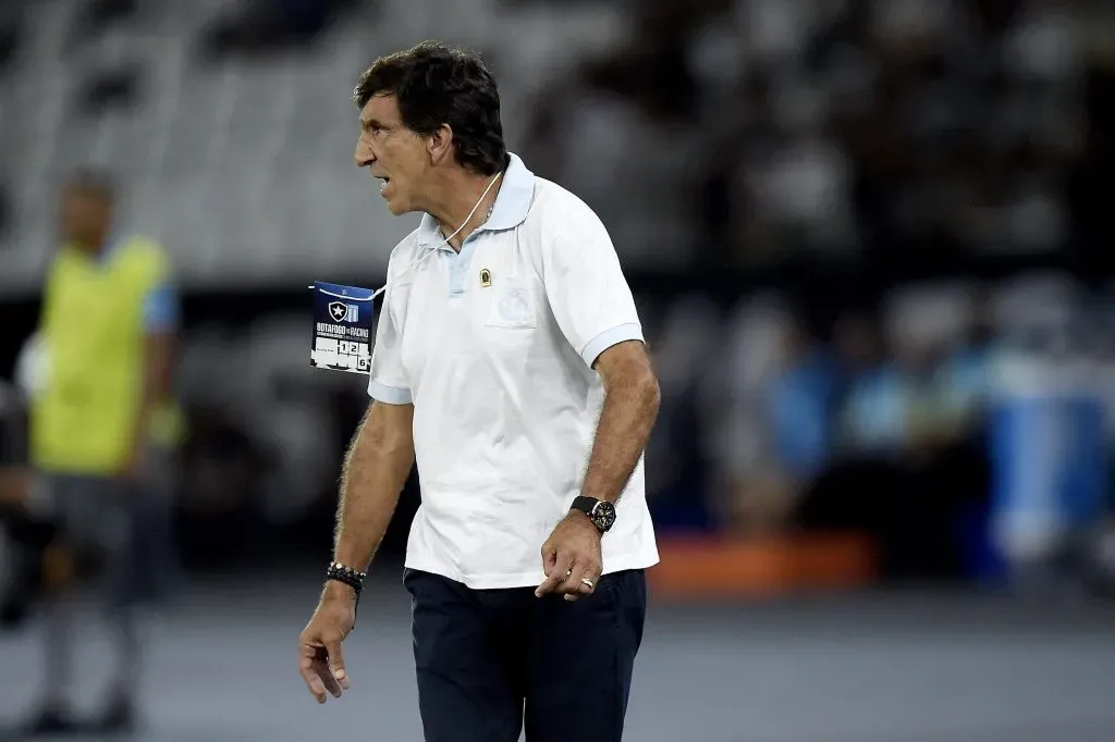 RJ – RIO DE JANEIRO – 27/02/2025 – RECOPA SUL-AMERICANA 2025, BOTAFOGO X RACING – Gustavo Costas tecnico do Racing durante partida contra o Botafogo no estadio Engenhao pelo campeonato Recopa Sul-americana 2025. Foto: Alexandre Loureiro/AGIF