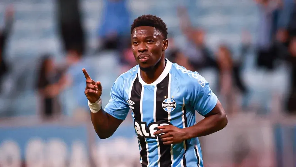 Amuzu virou assunto - Foto: Maxi Franzoi/AGIF.