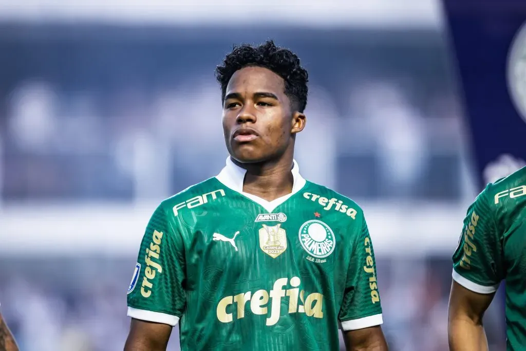 SP – SANTOS – 31/03/2024 – PAULISTA 2024, SANTOS X PALMEIRAS – FINAL – Endrick jogador do Palmeiras durante partida contra o Santos no estadio Vila Belmiro pelo campeonato Paulista 2024. Foto: Abner Dourado/AGIF