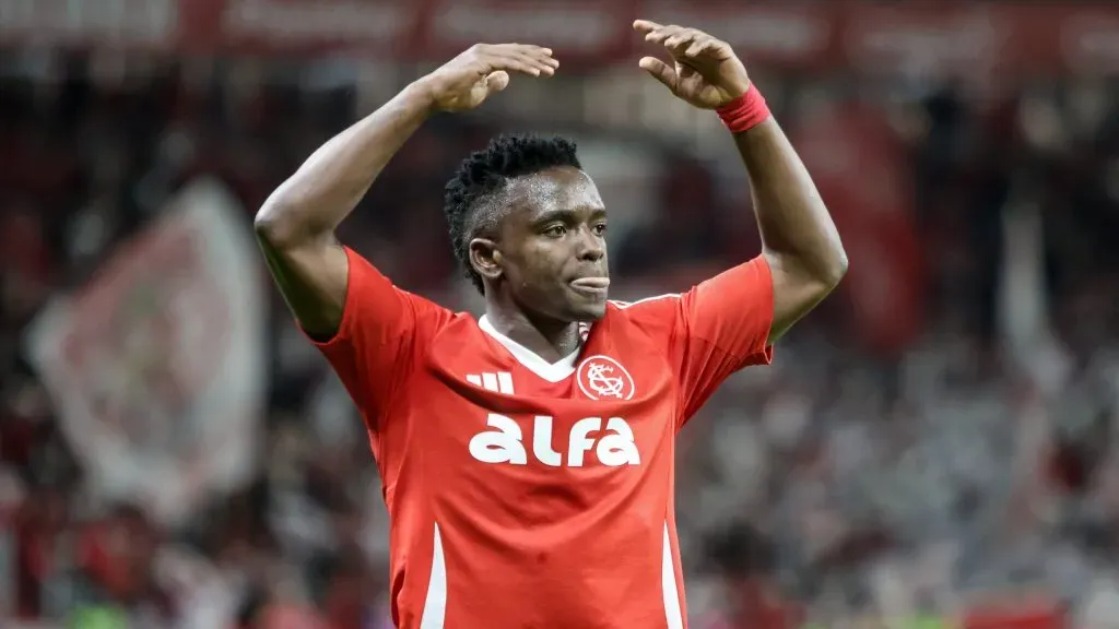 Johan Carbonero comemora gol pelo Internacional. Foto: Lucas Gabriel Cardoso/AGIF