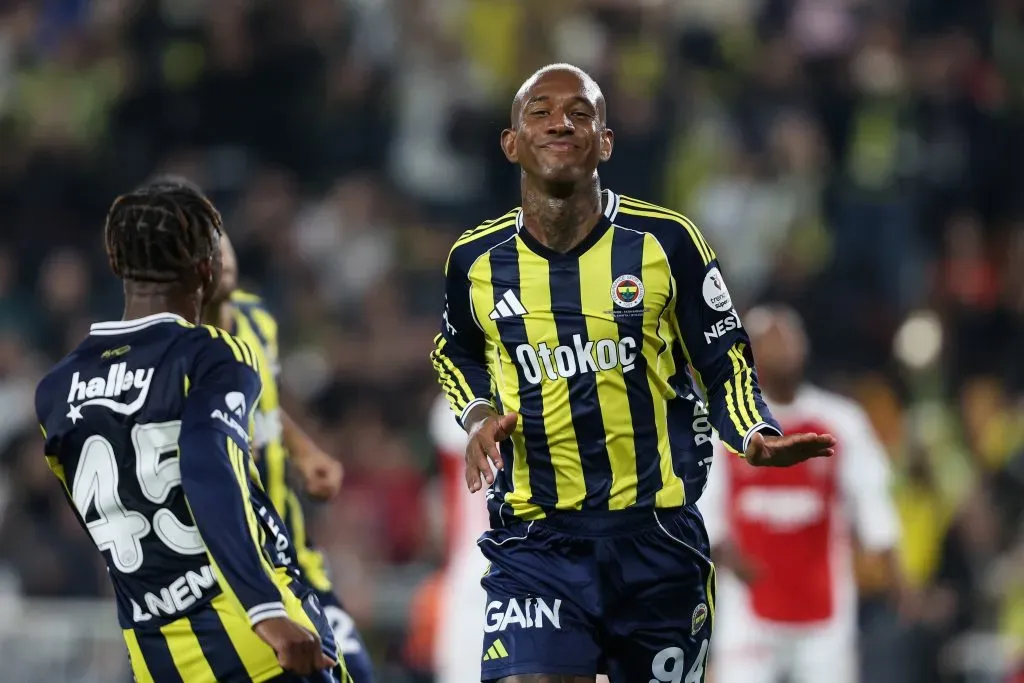 ISTANBUL, TURKEY – OCTOBER 19: Anderson Talisca of Fenerbahce celebrates after scoring his team’s first goal during the Trendyol Süper Lig match between Fenerbahçe SK and Fatih Karagümrük SK at Ulker Sukru Saracoglu Stadium on October 19, 2025 in Istanbul, Turkey. (Photo by Ahmad Mora/Getty Images)