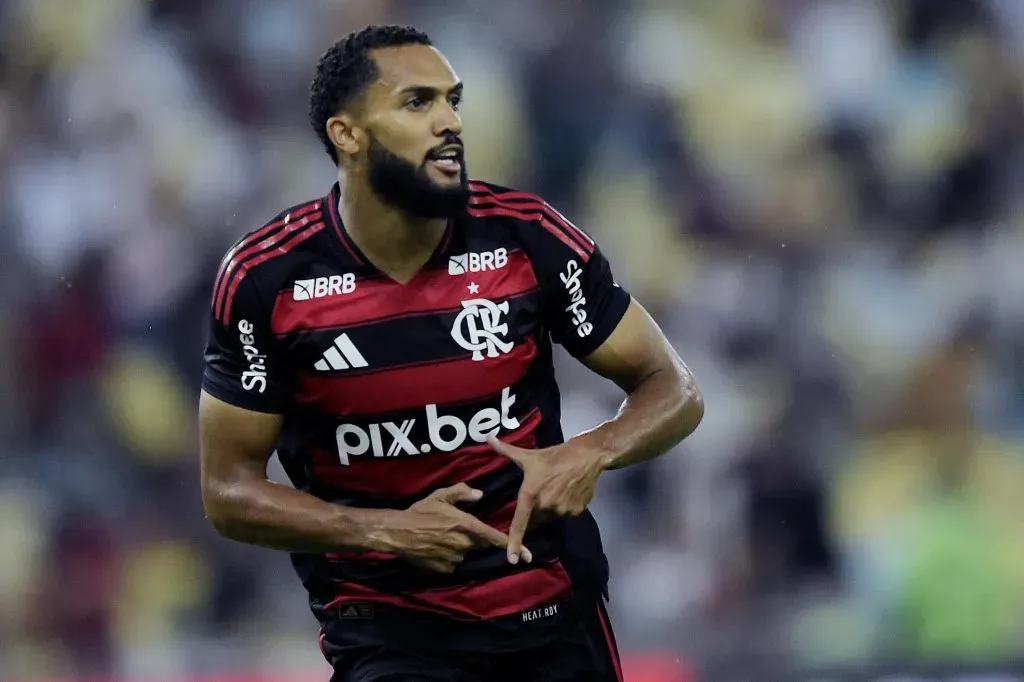 RJ – RIO DE JANEIRO – 12/03/2025 – CARIOCA 2025, FLUMINENSE X FLAMENGO – Juninho jogador do Flamengo comemora seu gol durante partida contra o Fluminense no estadio Maracana pelo campeonato Carioca 2025. Foto: Alexandre Loureiro/AGIF