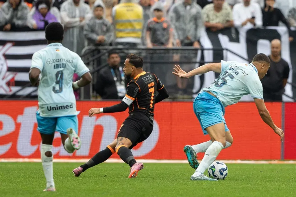 Carlos Vinicius, jogador do Gremio, durante partida na Arena Corinthians pelo Campeonato Brasileiro 2025. Foto: Joisel Amaral/AGIF