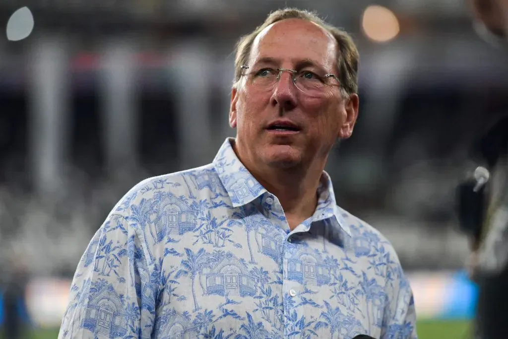 RJ – RIO DE JANEIRO – 26/07/2025 – BRASILEIRO A 2025, BOTAFOGO X CORINTHIANS – John Textor CEO do Botafogo durante partida contra o Corinthians no estadio Engenhao pelo campeonato Brasileiro A 2025. Foto: Thiago Ribeiro/AGIF
