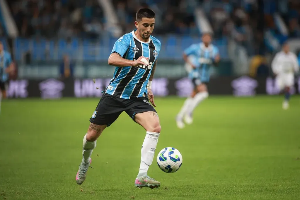 Kike Olivera causou polêmica no Grêmio. Foto: Maxi Franzoi/AGIF
