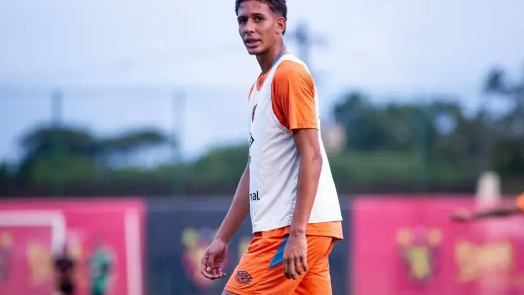 Riquelme, zagueiro do Sport, pode parar no Botafogo