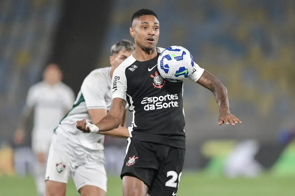 RJ – RIO DE JANEIRO – 13/09/2025 – BRASILEIRO A 2025, FLUMINENSE X CORINTHIANS – Vitinho jogador do Corinthians durante partida contra o Fluminense no estadio Maracana pelo campeonato Brasileiro A 2025. Foto: Thiago Ribeiro/AGIF