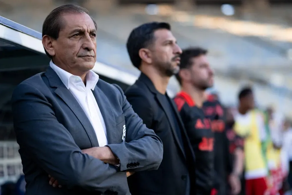 Ramon Diaz tecnico do Internacional durante partida contra o Fluminense – Foto: Jorge Rodrigues/AGIF