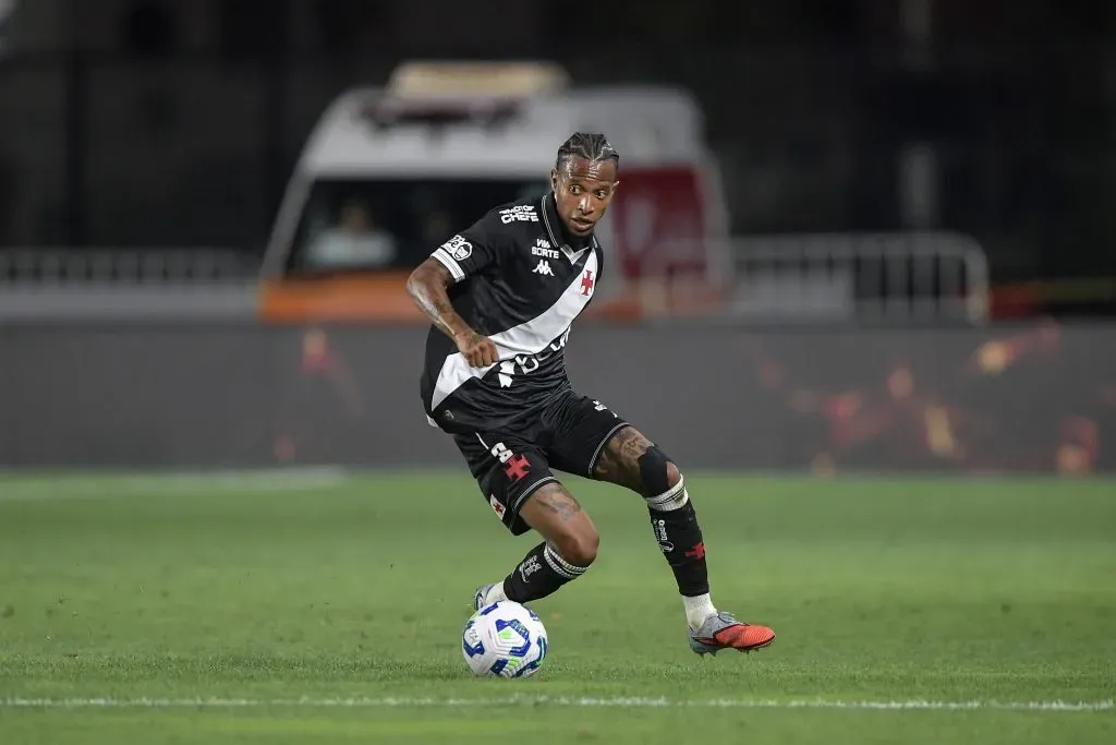 RJ – RIO DE JANEIRO – 02/11/2025 – BRASILEIRO A 2025, VASCO X SAO PAULO – Tche Tche jogador do Vasco durante partida contra o Sao Paulo no estadio Sao Januario pelo campeonato Brasileiro A 2025. Foto: Thiago Ribeiro/AGIF