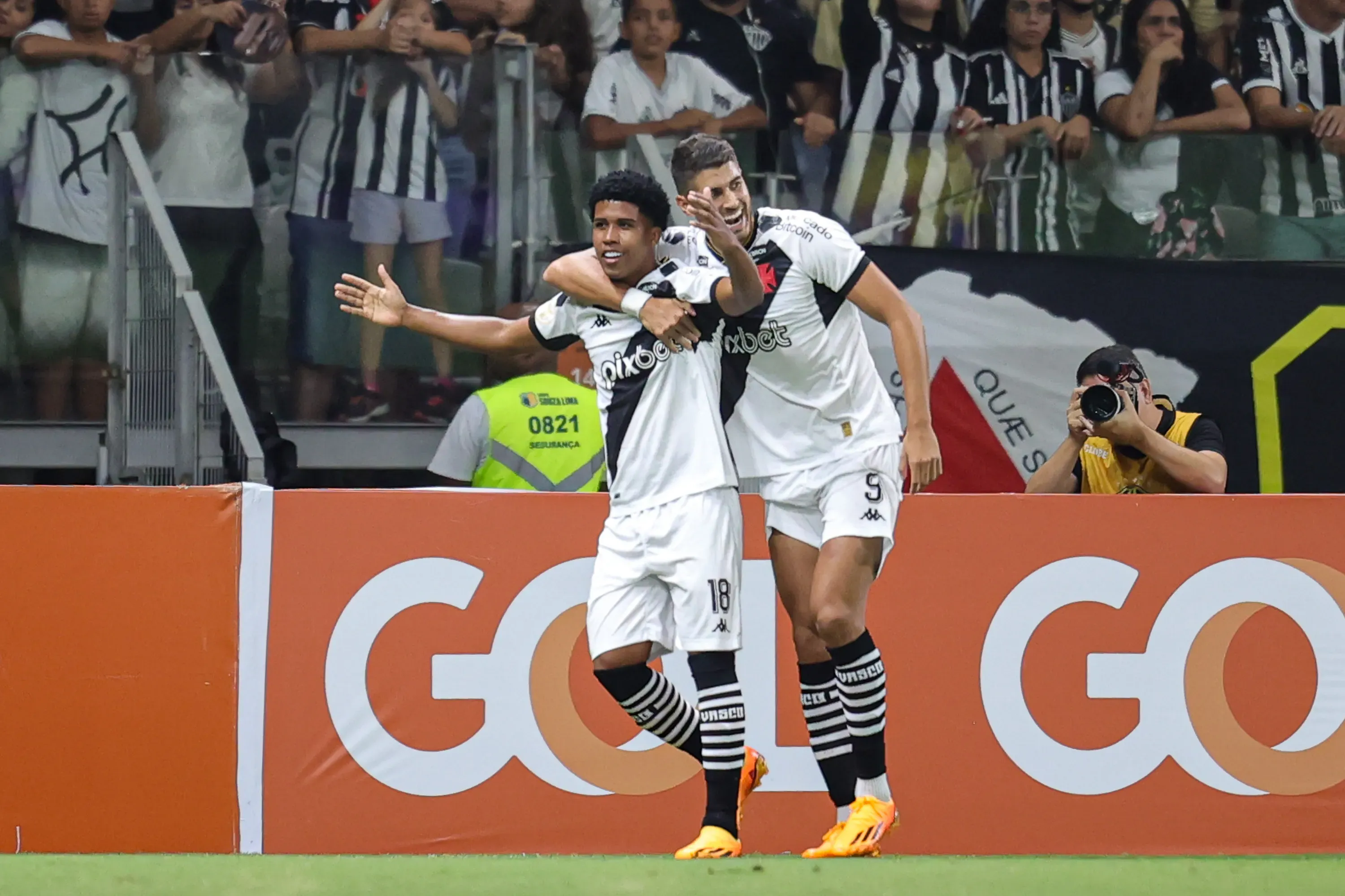 Andrey Santos jogador do Vasco comemora seu gol durante partida contra o Atletico-MG no estadio Mineirao pelo campeonato BRASILEIRO A 2023. Foto: Gilson Junio/AGIF