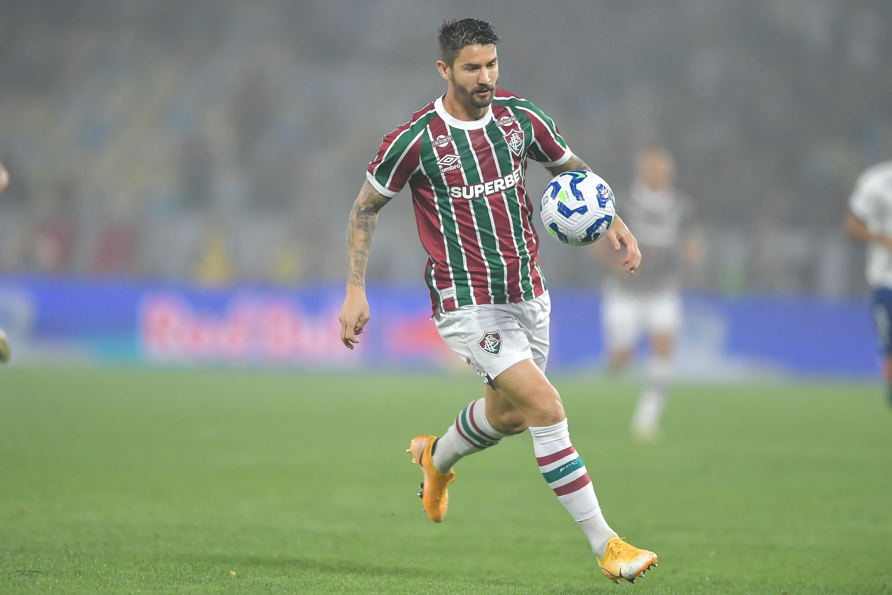 RJ – RIO DE JANEIRO – 10/09/2025 – COPA DO BRASIL 2025, FLUMINENSE X BAHIA – Everaldo jogador do Fluminense durante partida contra o Bahia no estadio Maracana pelo campeonato Copa Do Brasil 2025. Foto: Thiago Ribeiro/AGIF
