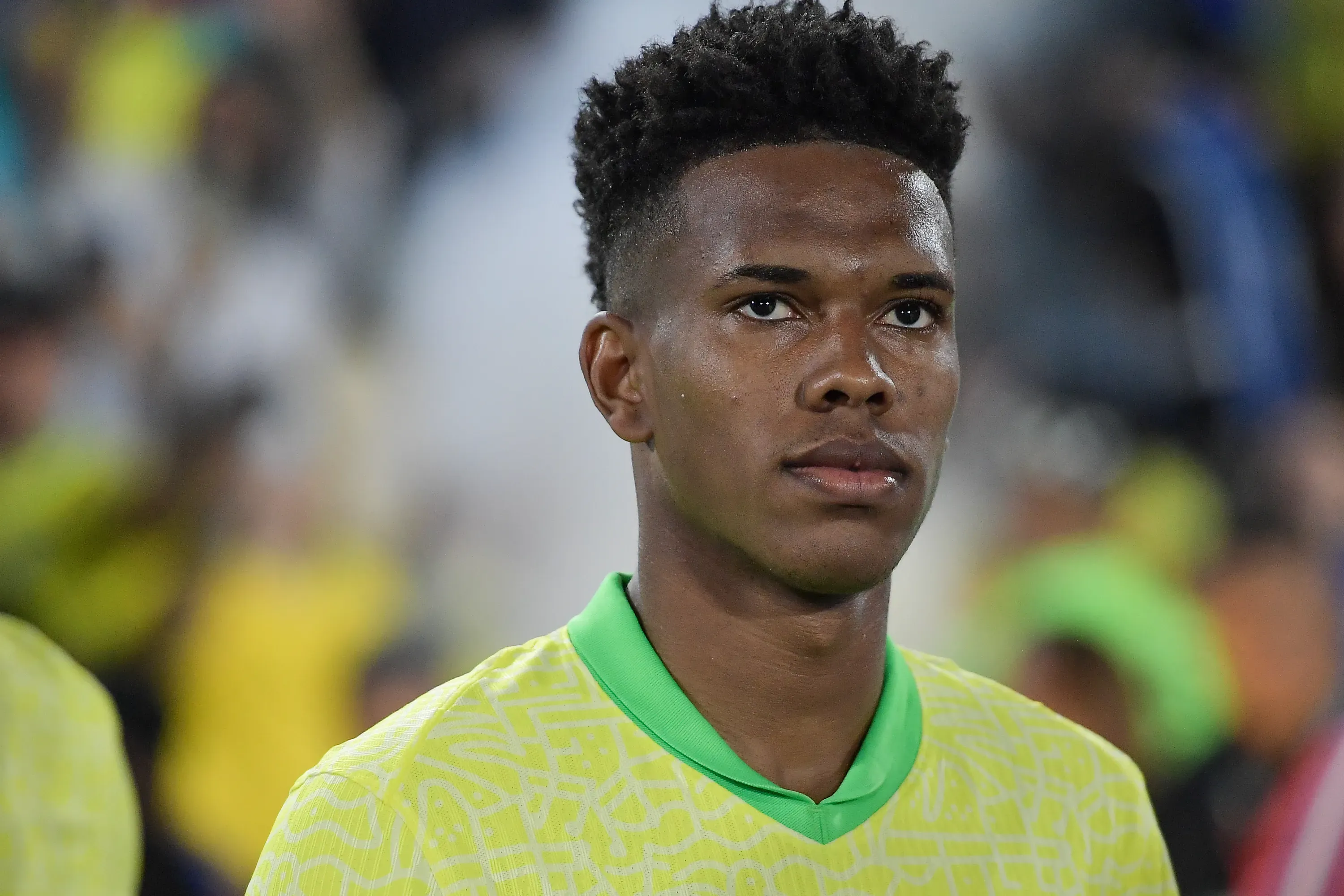 Estêvão com a Seleção Brasileira. Foto: Thiago Ribeiro/AGIF