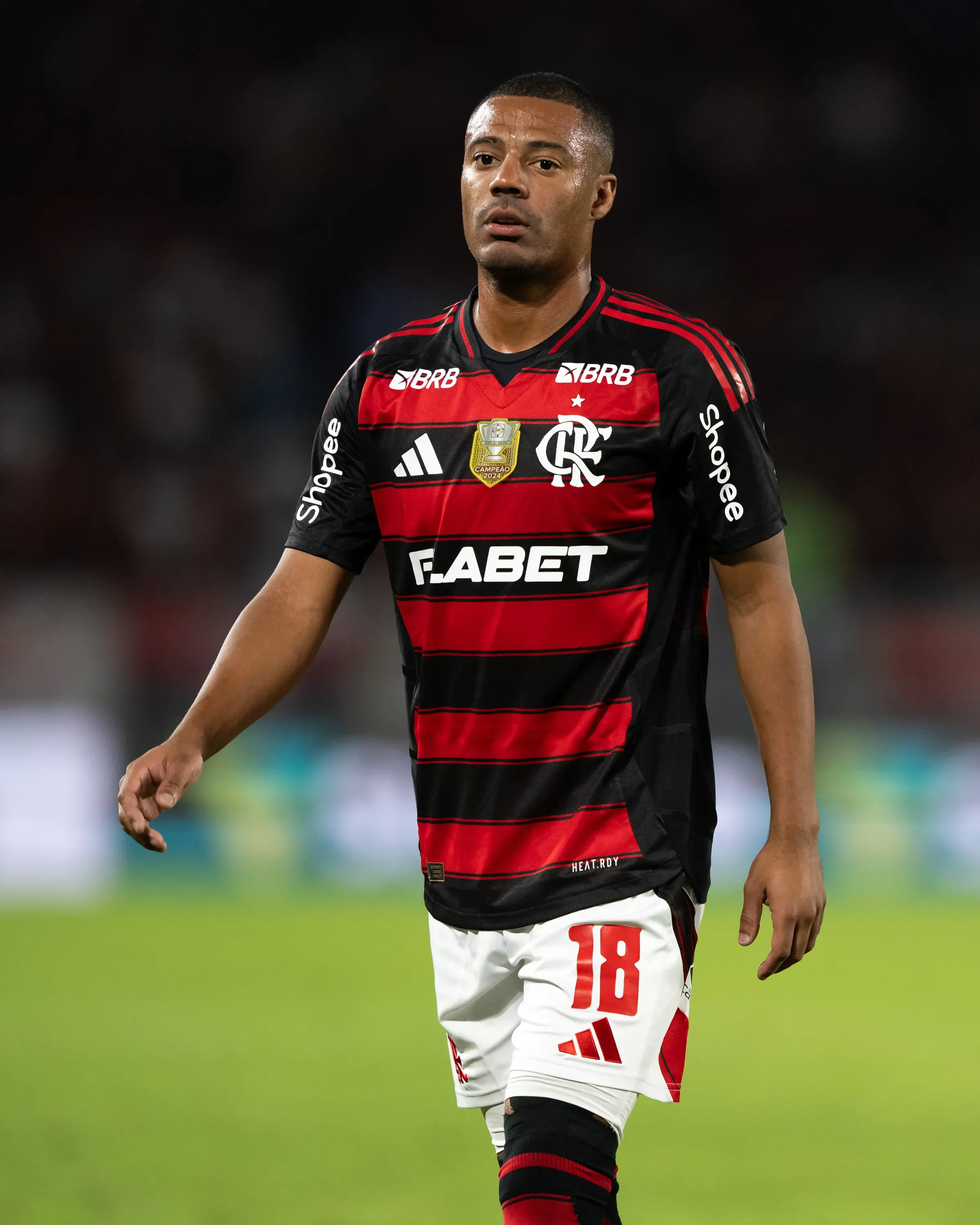 RJ – RIO DE JANEIRO – 12/07/2025 – BRASILEIRO A 2025, FLAMENGO X SAO PAULO – De La Cruz jogador do Flamengo durante partida contra o Sao Paulo no estadio Maracana pelo campeonato Brasileiro A 2025. Foto: Jorge Rodrigues/AGIF