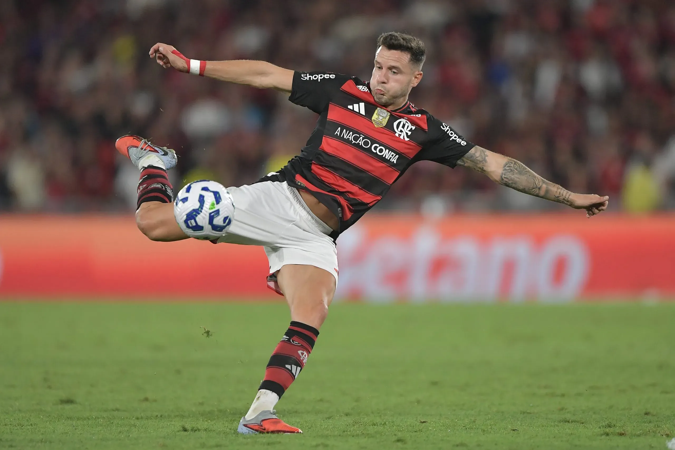 Saul jogador do Flamengo durante partida contra o Vitoria no estadio Maracana pelo campeonato Brasileiro A 2025. Foto: Thiago Ribeiro/AGIF