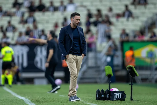 Davide Ancelotti, técnico do Botafogo durante partida contra o Ceara – Foto: Baggio Rodrigues/AGIF