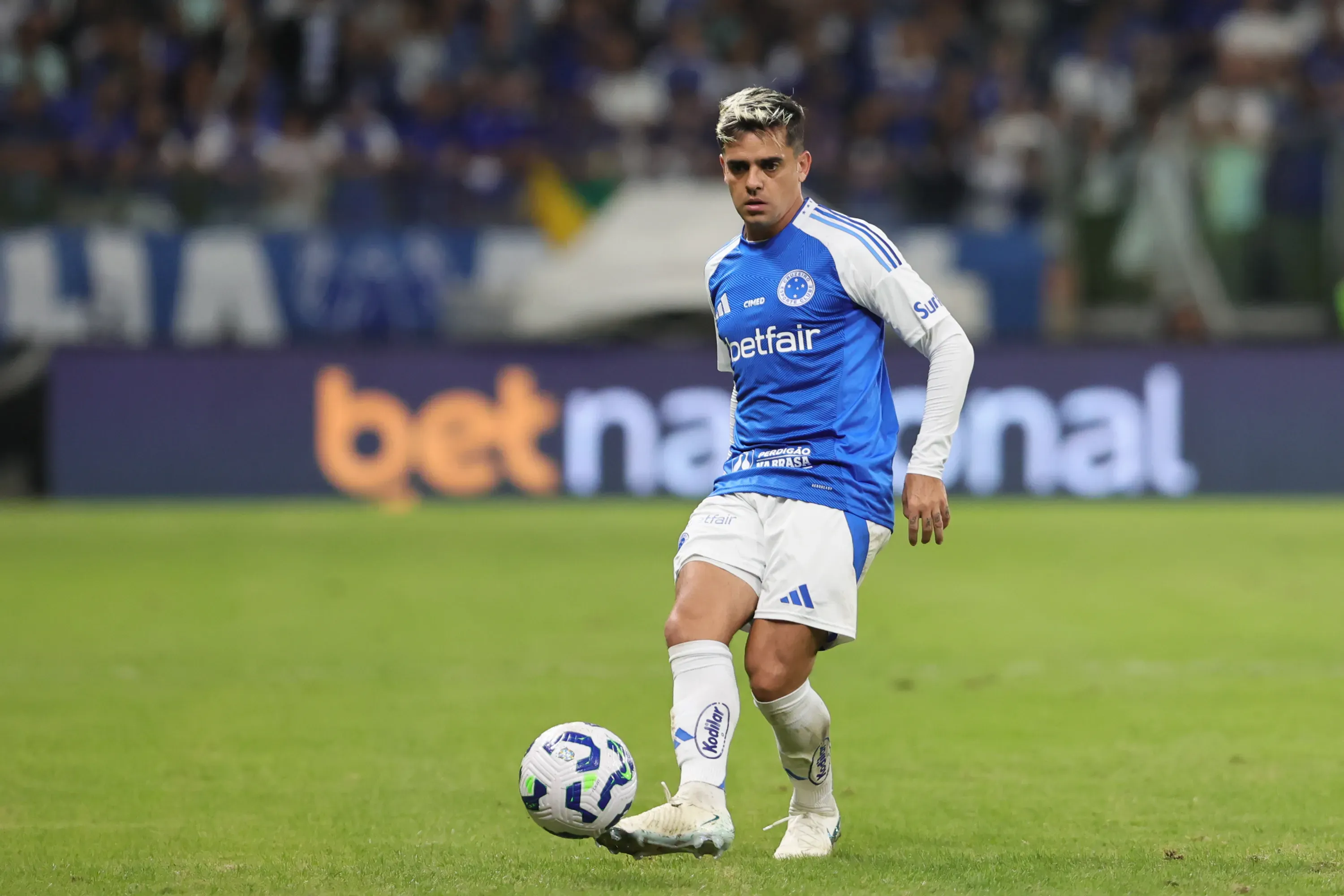 MG – BELO HORIZONTE – 30/07/2025 – COPA DO BRASIL 2025, CRUZEIRO X CRB – Fagner jogador do Cruzeiro durante partida contra o CRB no estadio Mineirao pelo campeonato Copa Do Brasil 2025. Foto: Gilson Lobo/AGIF