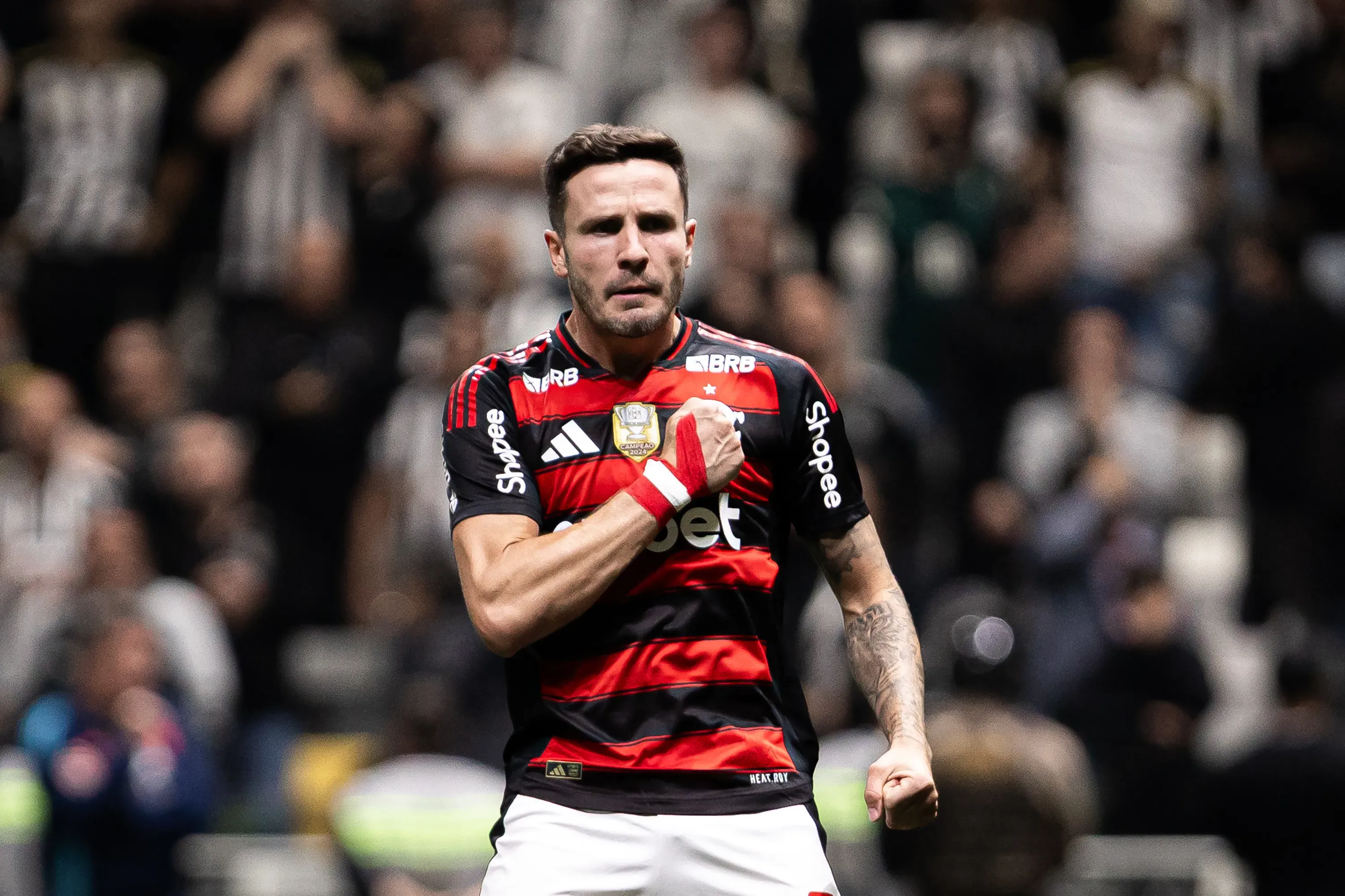 Saul jogador do Flamengo cobra penalti em decisao durante partida contra o Atletico-MG no estadio Arena MRV pelo campeonato Copa Do Brasil 2025. Foto: Mateus Dutra/AGIF
