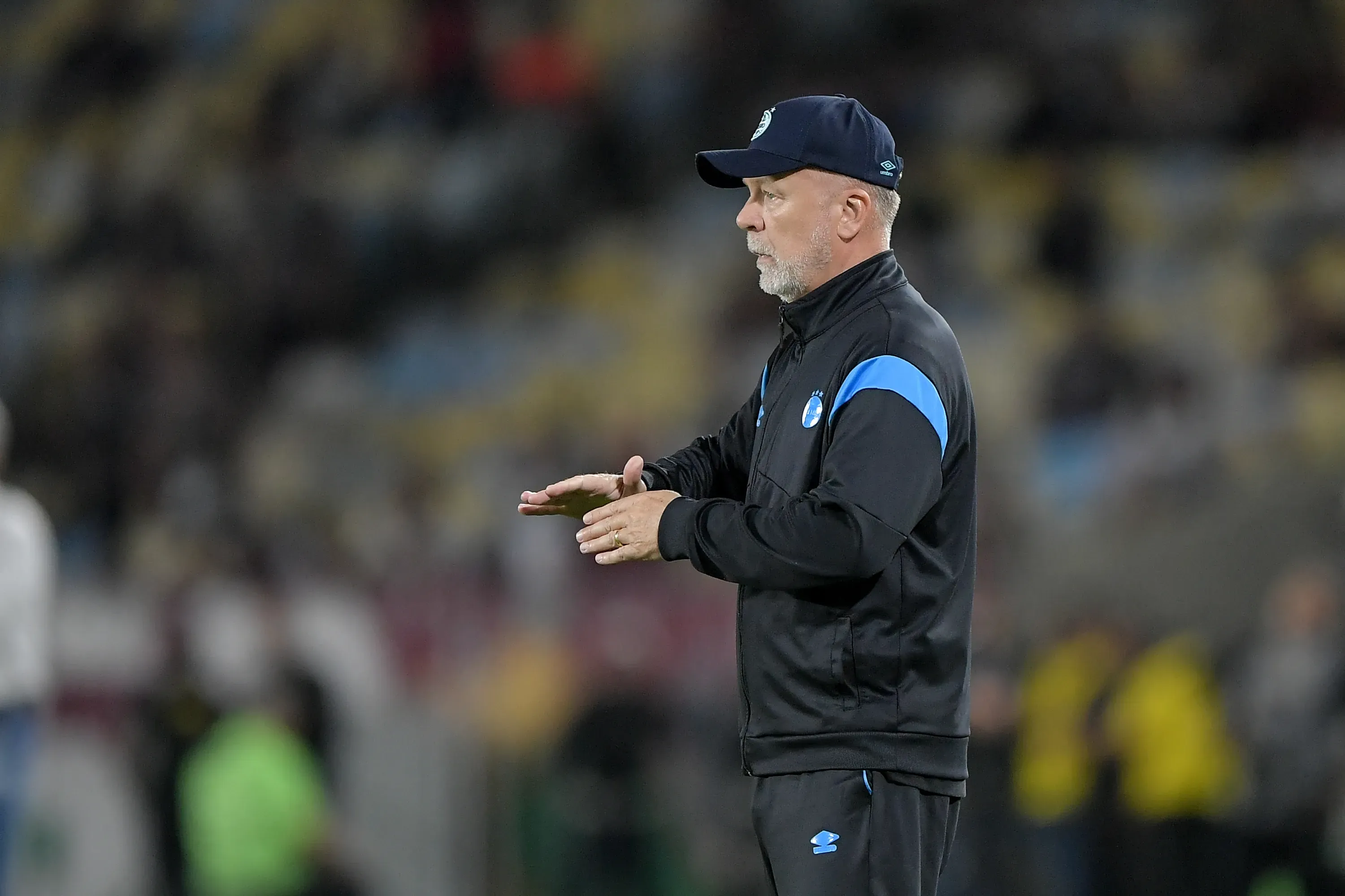 Mano Menezes, técnico do Grêmio, durante partida contra o Fluminense – Foto: Thiago Ribeiro/AGIF