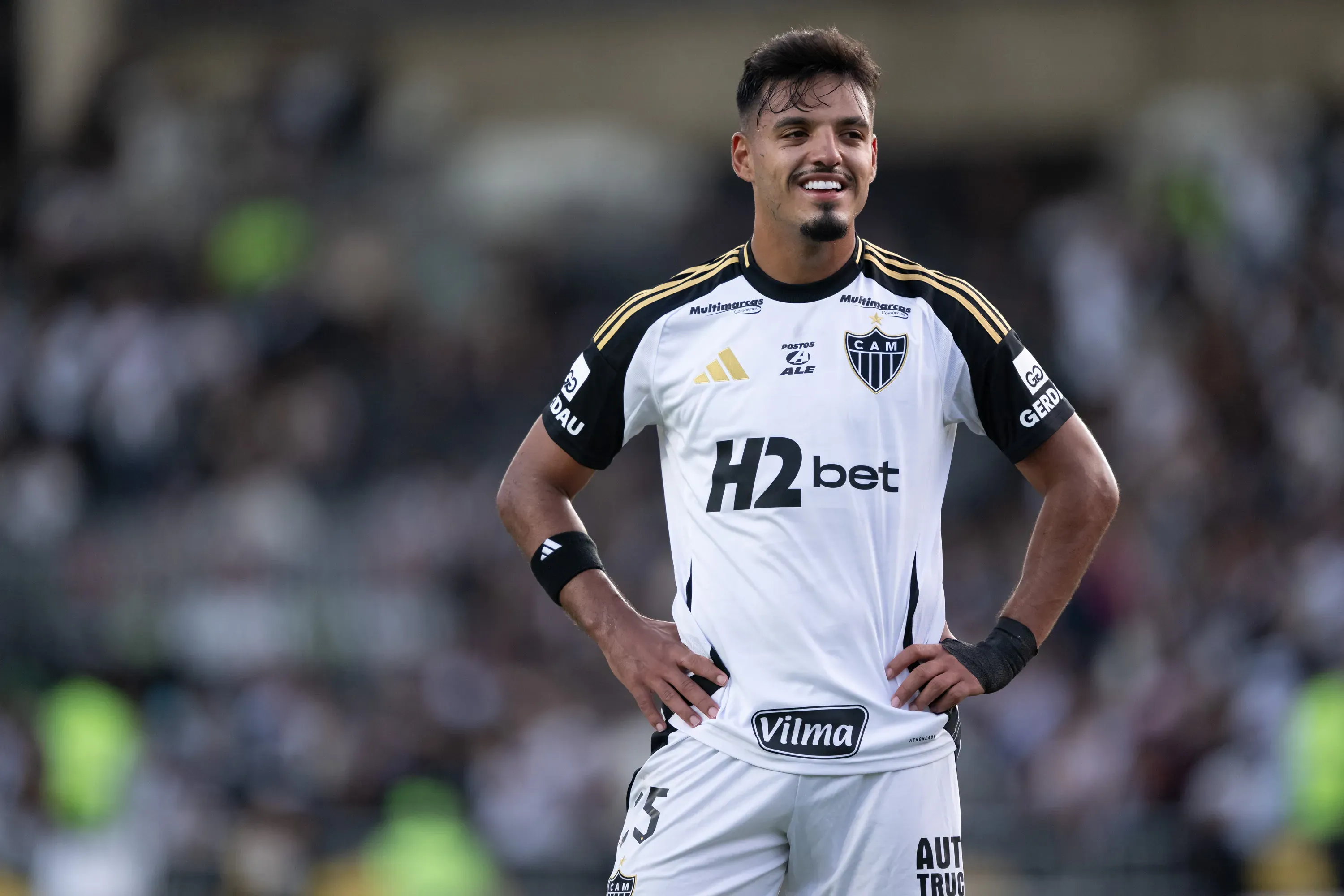RJ – RIO DE JANEIRO – 10/08/2025 – BRASILEIRO A 2025, VASCO X ATLETICO-MG – Gabriel Menino jogador do Atletico-MG durante partida contra o Vasco no estadio Sao Januario pelo campeonato Brasileiro A 2025. Foto: Jorge Rodrigues/AGIF