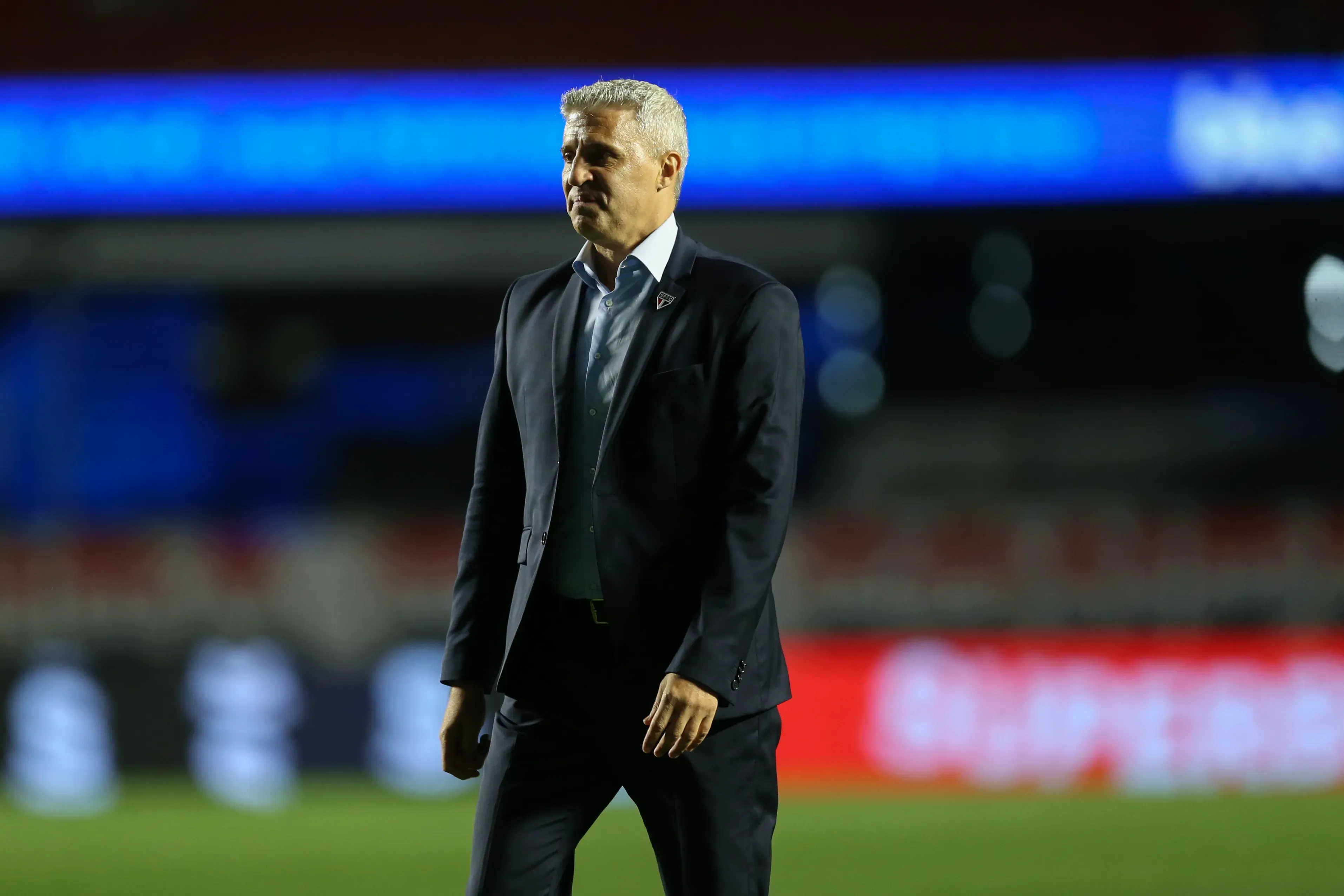 Hernan Crespo comandando o São Paulo em 2025 – Foto: Marlon Costa/AGIF