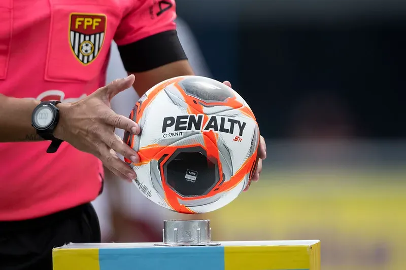 Bola oficial da Copinha Feminina – Foto: Renato Pizzuto/Ag.Paulistão