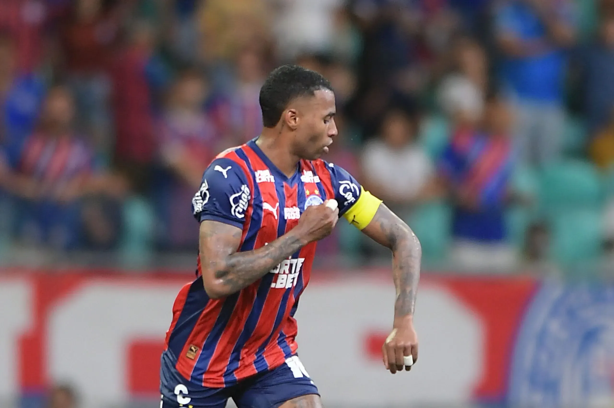 Jean Lucas durante partida contra o Flamengo no Campeonato Brasileiro de 2025. Foto: Jhony Pinho/AGIF
